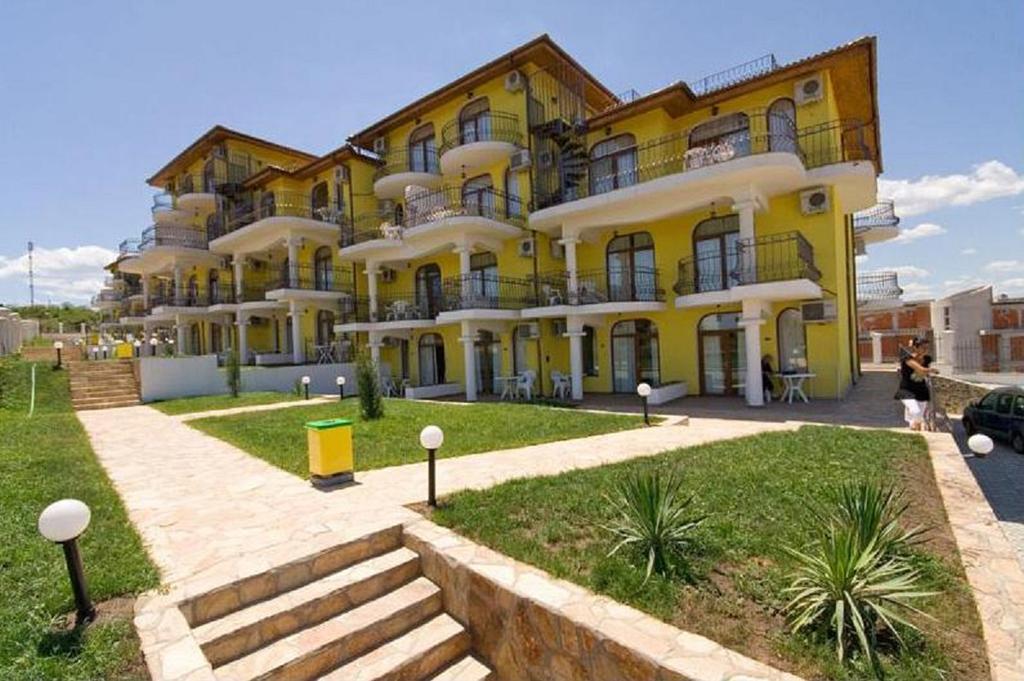 Menada Green Hills Apartments Sosopol Exterior foto