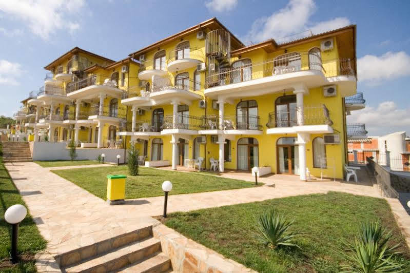 Menada Green Hills Apartments Sosopol Exterior foto