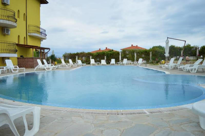 Menada Green Hills Apartments Sosopol Exterior foto