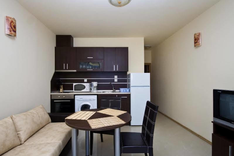 Menada Green Hills Apartments Sosopol Exterior foto