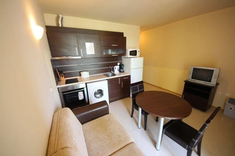 Menada Green Hills Apartments Sosopol Exterior foto